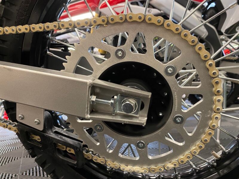 Couronne aluminium 60 dents Vent Baja & Dérapage 2018-2023 – Supersprox RAL-980:60 BLK