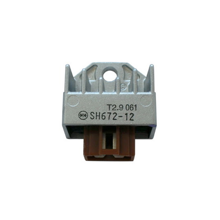 Régulateur 12V triphasé Aprilia Scarabeo 50 / SR50 DiTech 2000–2005 Suzuki Katana 50 2005–2006 – SGR SH672-12 AP8224296